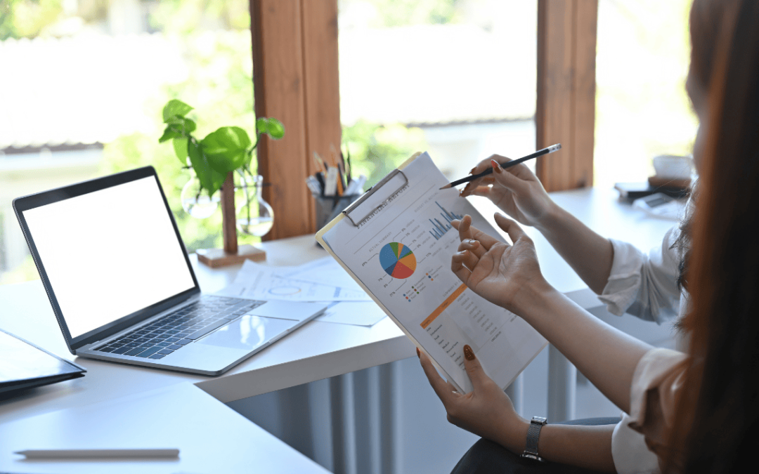 Assistante Administrative : Recrutement vs Externalisation, Quelle Solution Choisir ?